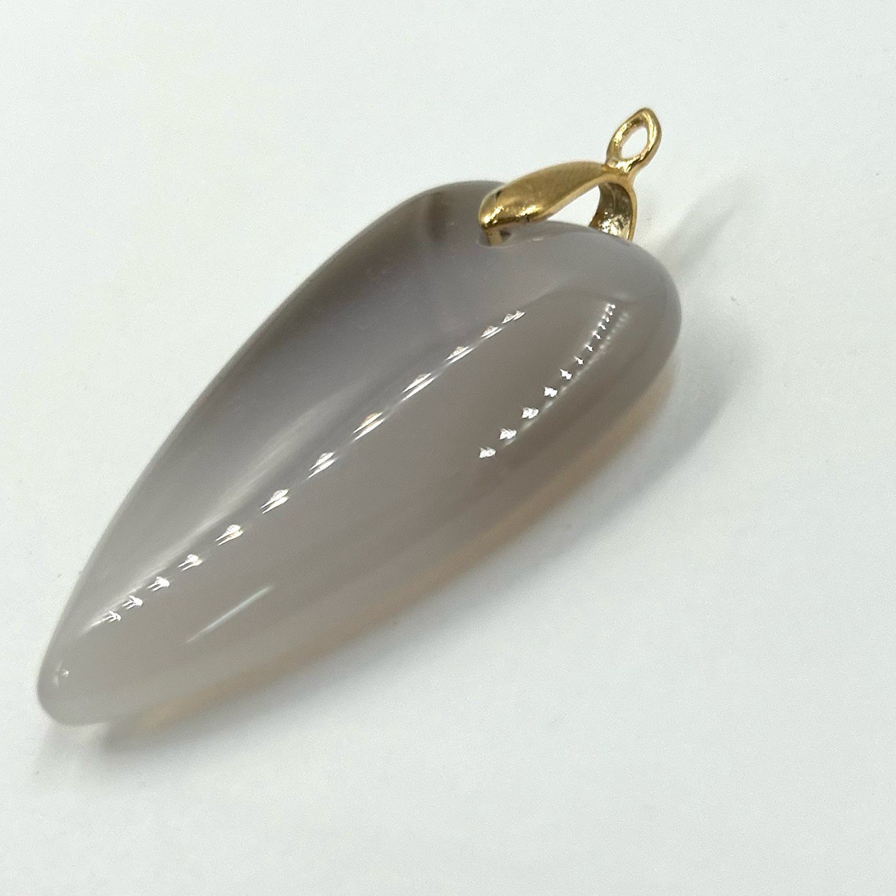 Кулон с серым агатом размер 25*39мм цвет золото
