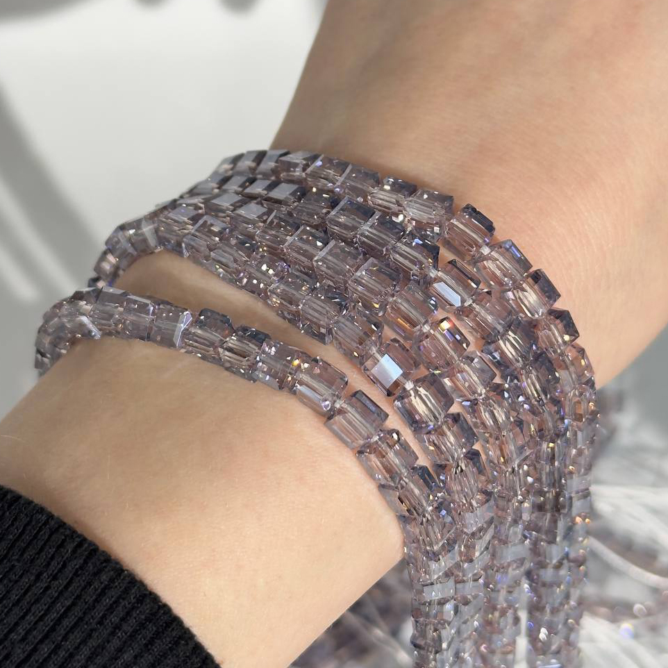 Бусины стеклянные форма кубик размер 6*5мм цвет серо-сиреневый