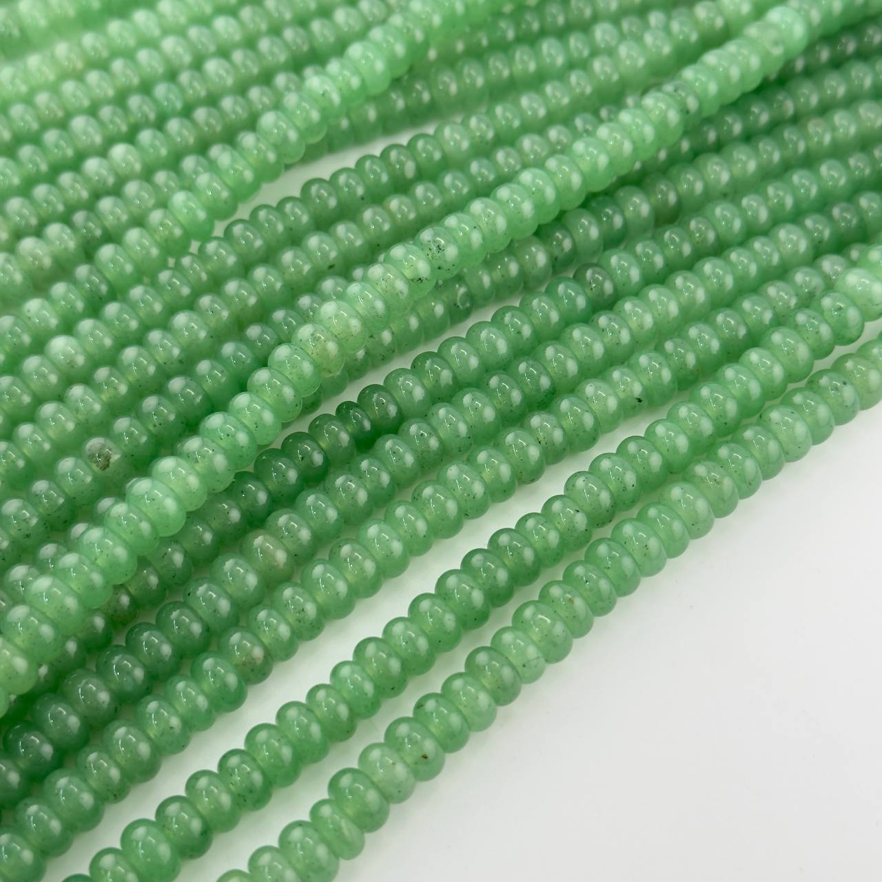 Бусины Халцедон размер 8*4мм натуральный камень